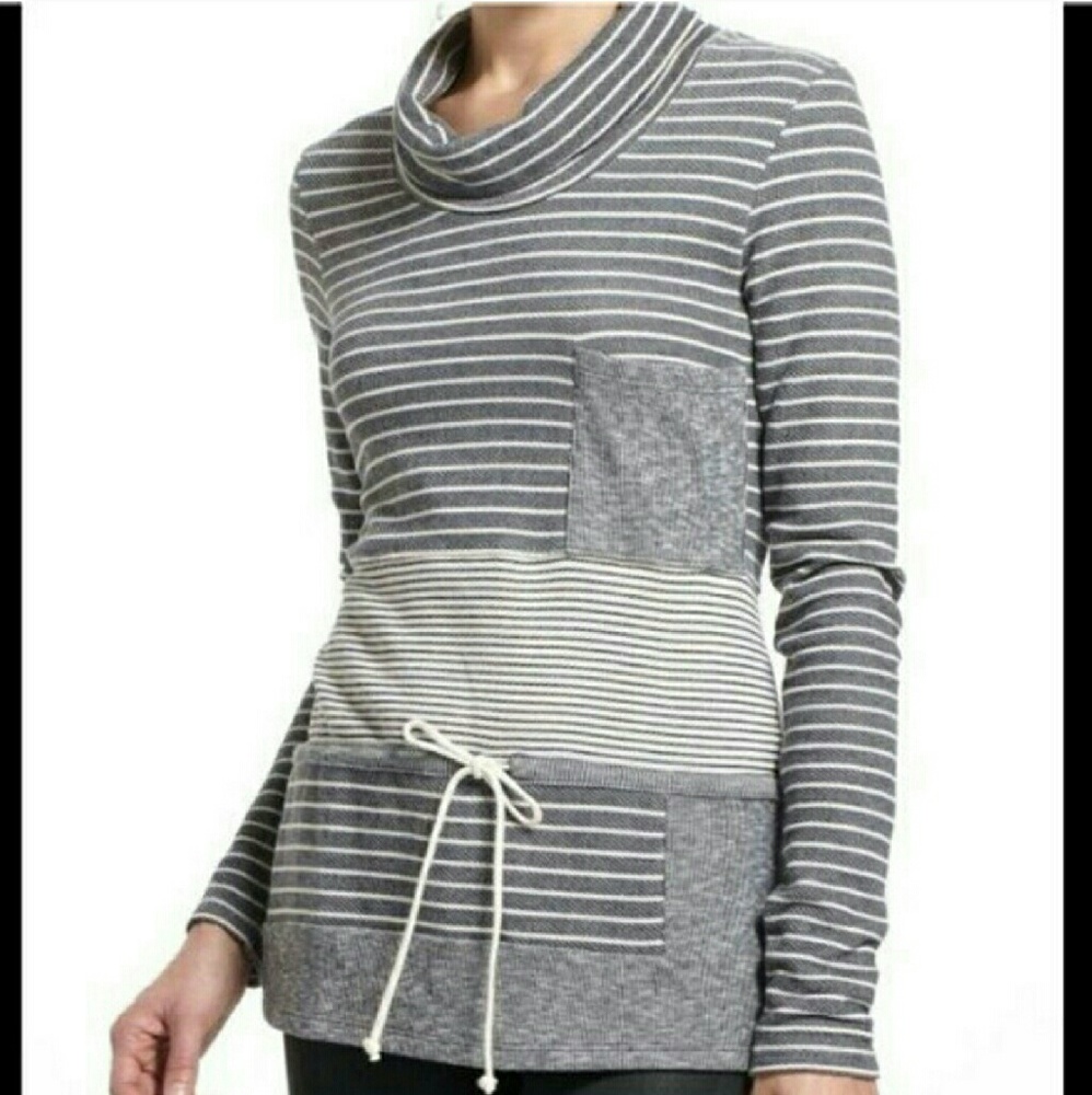 Anthro black and white top